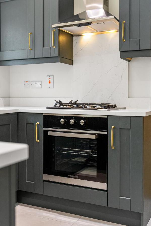 43, (With Sunroom), Camowen