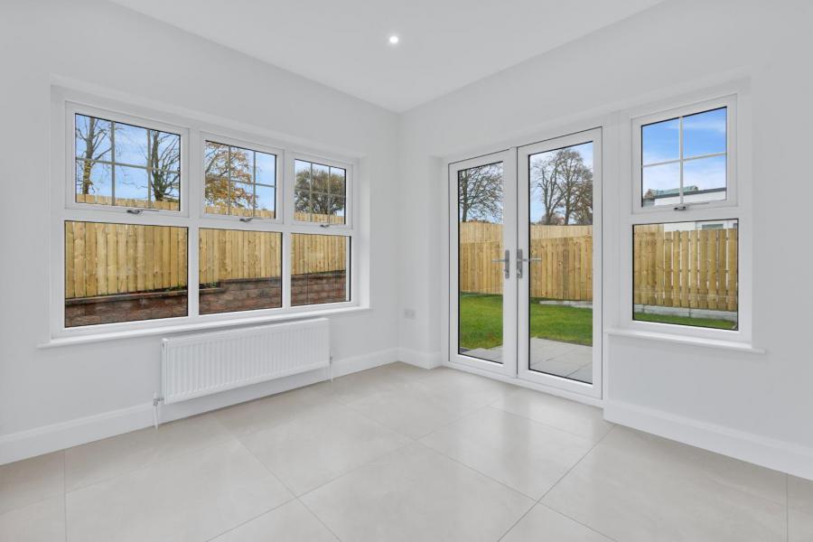 43, (With Sunroom), Camowen