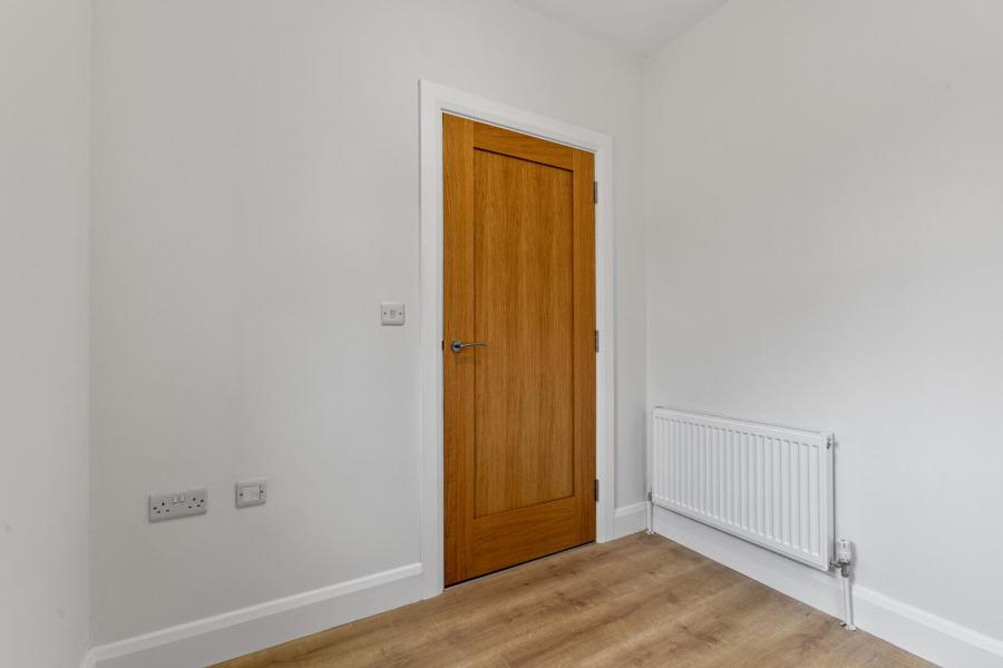 43, (With Sunroom), Camowen