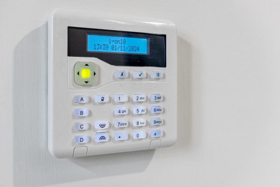 43, (With Sunroom), Camowen