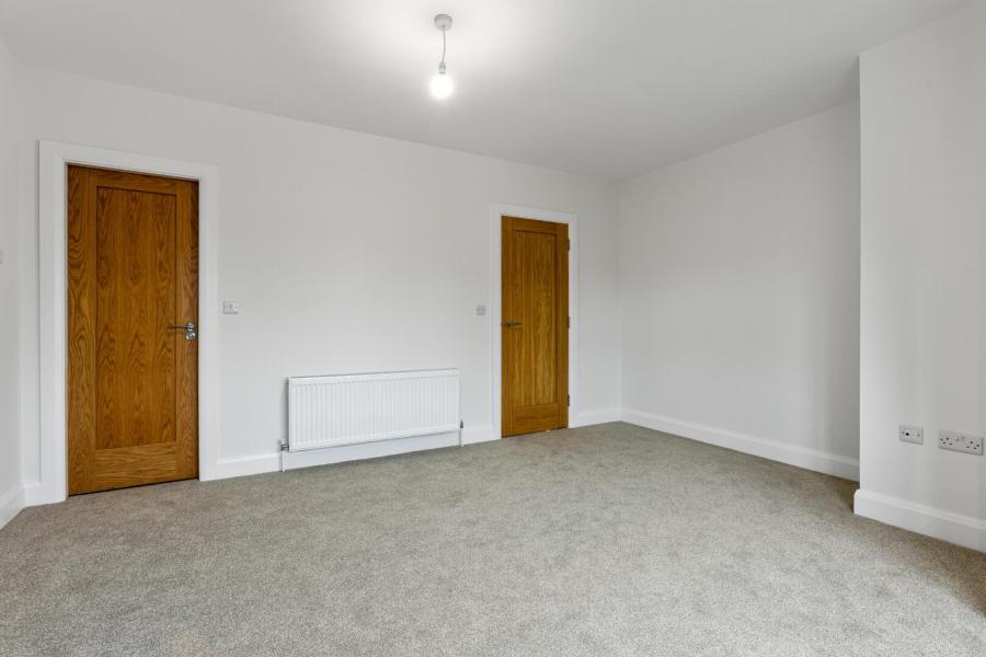 43, (With Sunroom), Camowen