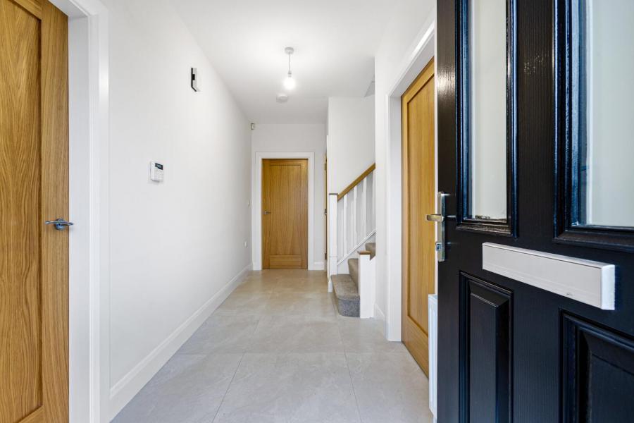 43, (With Sunroom), Camowen