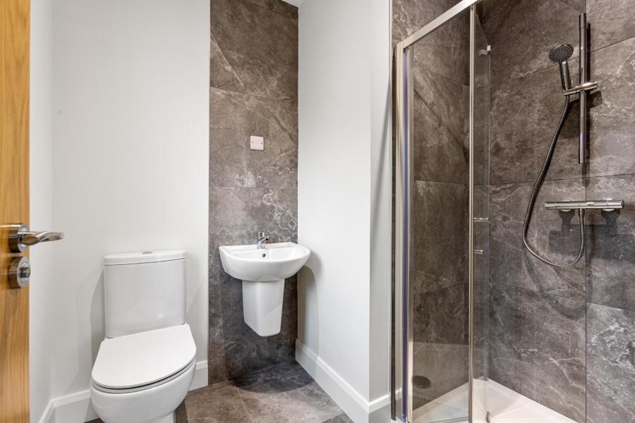 43, (With Sunroom), Camowen