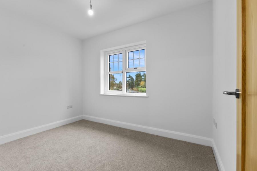 43, (With Sunroom), Camowen