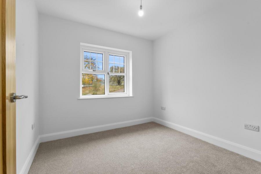 43, (With Sunroom), Camowen