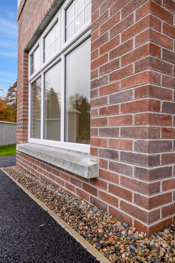 43, (With Sunroom), Camowen