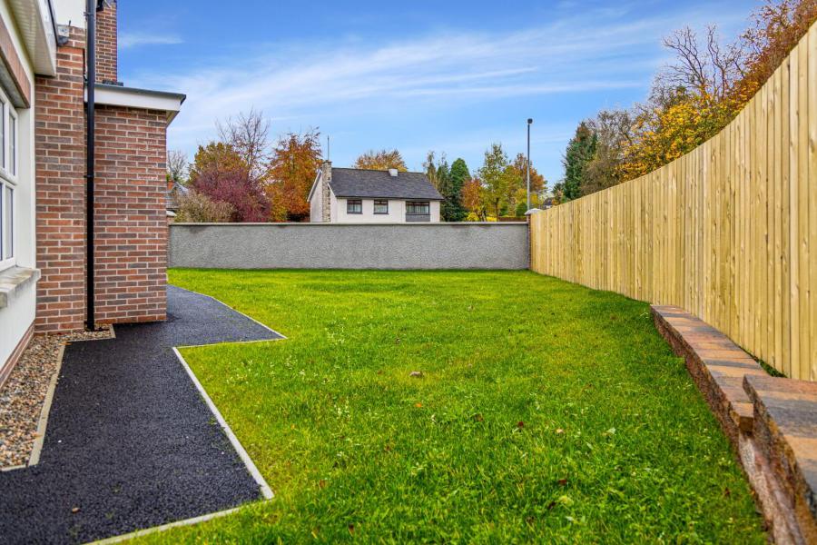 43, (With Sunroom), Camowen