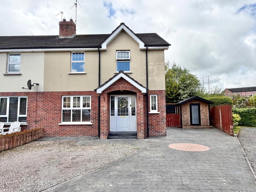 12 Lambrook Meadows