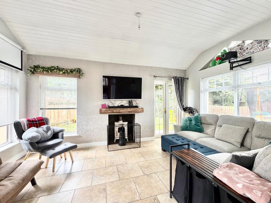 12 Lambrook Meadows