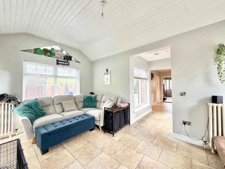 12 Lambrook Meadows