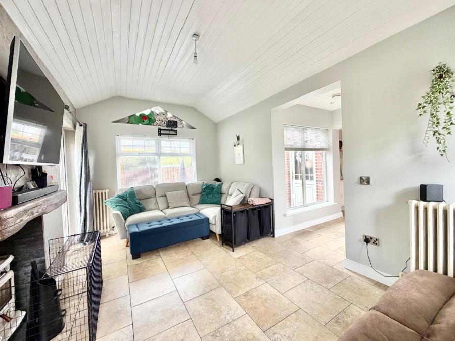 12 Lambrook Meadows