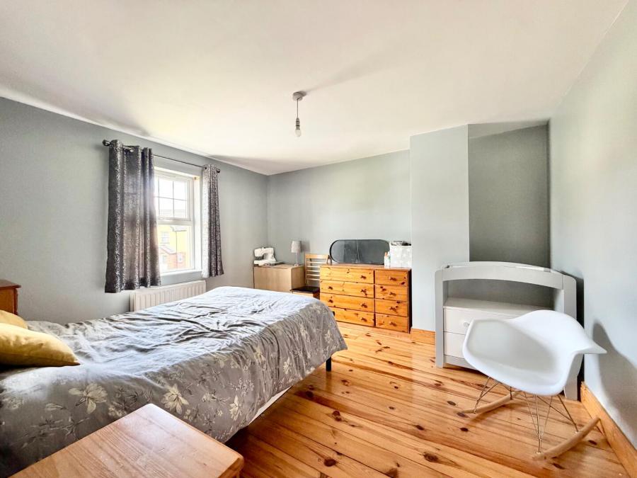 12 Lambrook Meadows
