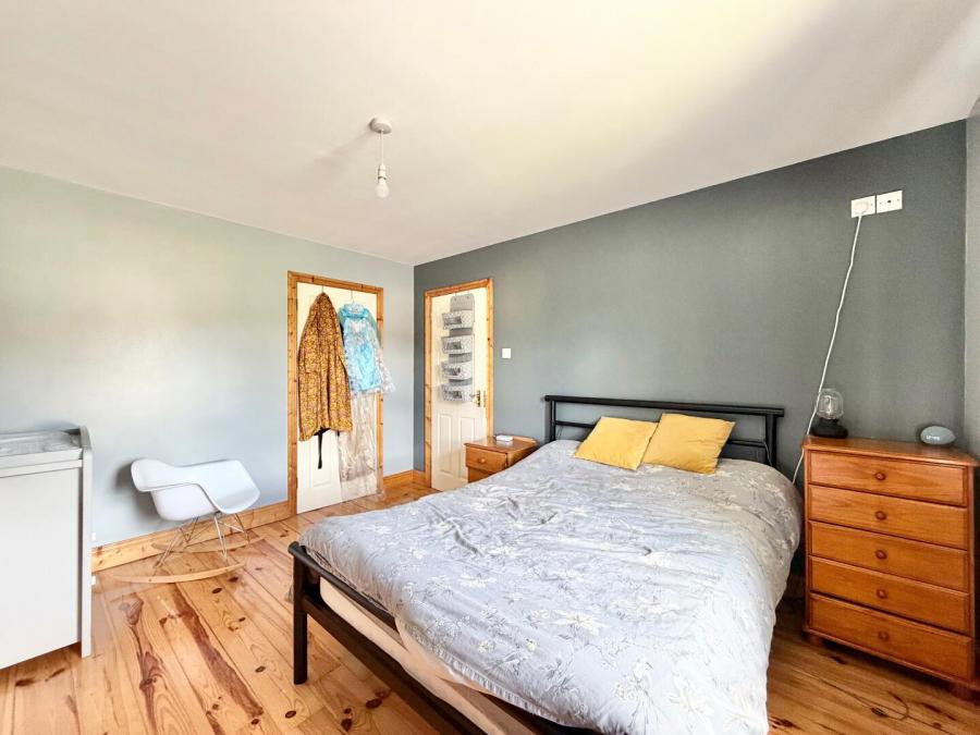 12 Lambrook Meadows