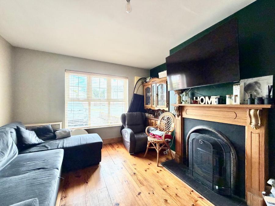 12 Lambrook Meadows