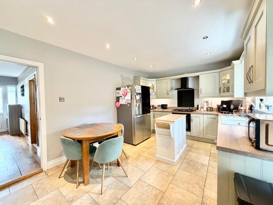 12 Lambrook Meadows
