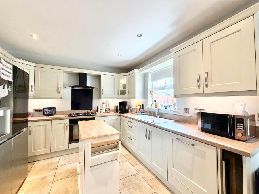 12 Lambrook Meadows