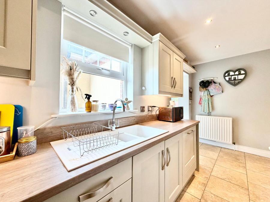 12 Lambrook Meadows