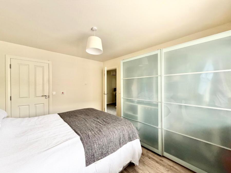 1 Lambrook Rise