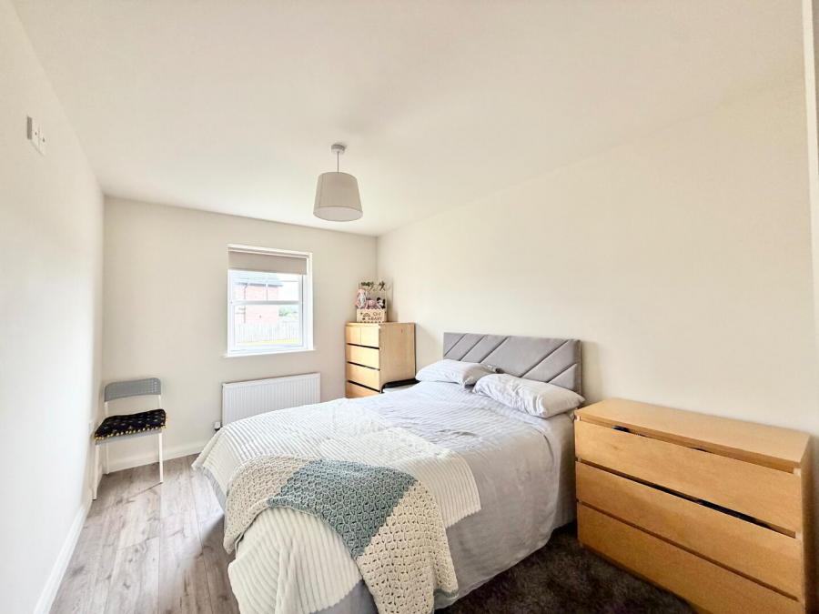 1 Lambrook Rise