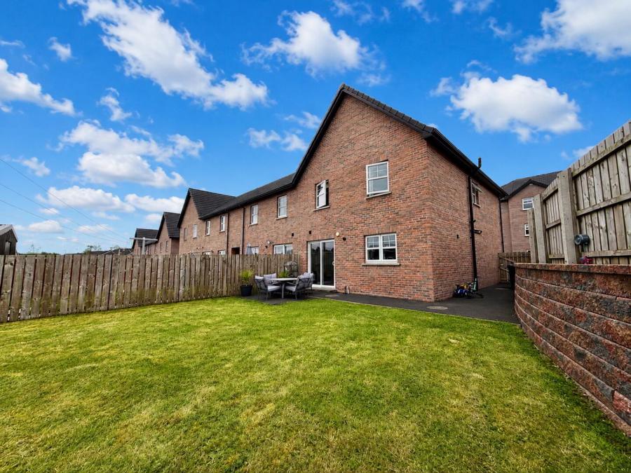 1 Lambrook Rise