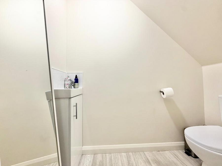 1 Lambrook Rise