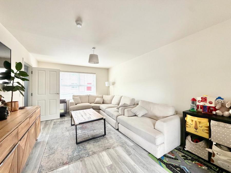 1 Lambrook Rise