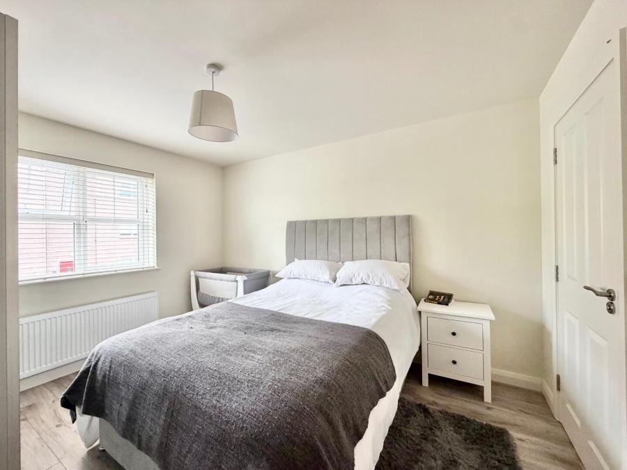 1 Lambrook Rise