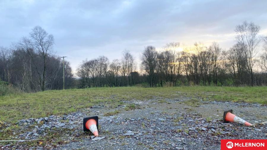 Site Between 1B & 3, Hawthorn Road