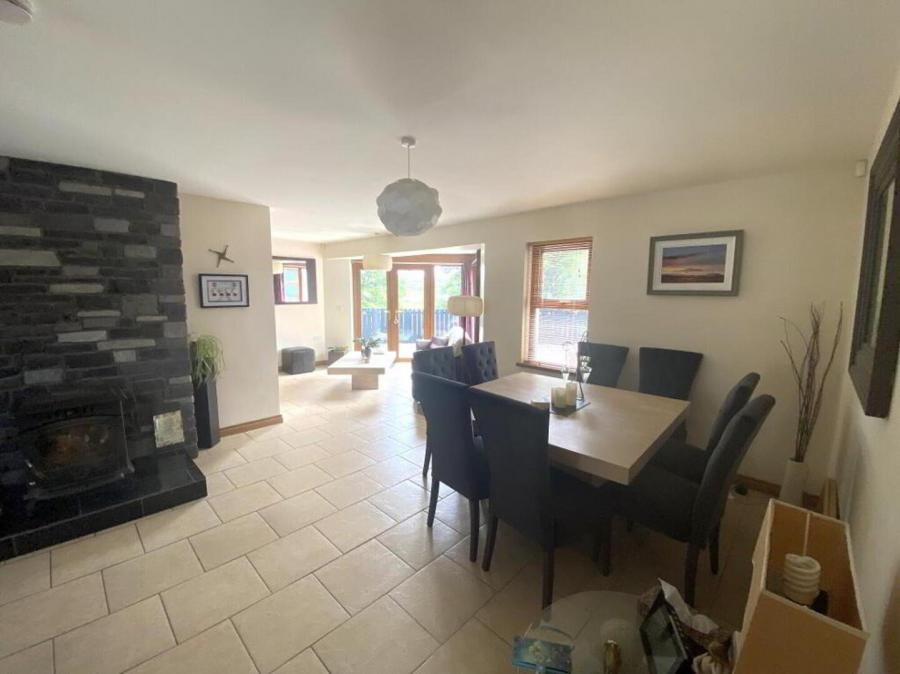 Pullyernan Hall, 37 Moneygal Road