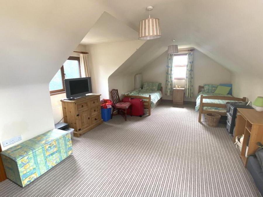 Pullyernan Hall, 37 Moneygal Road