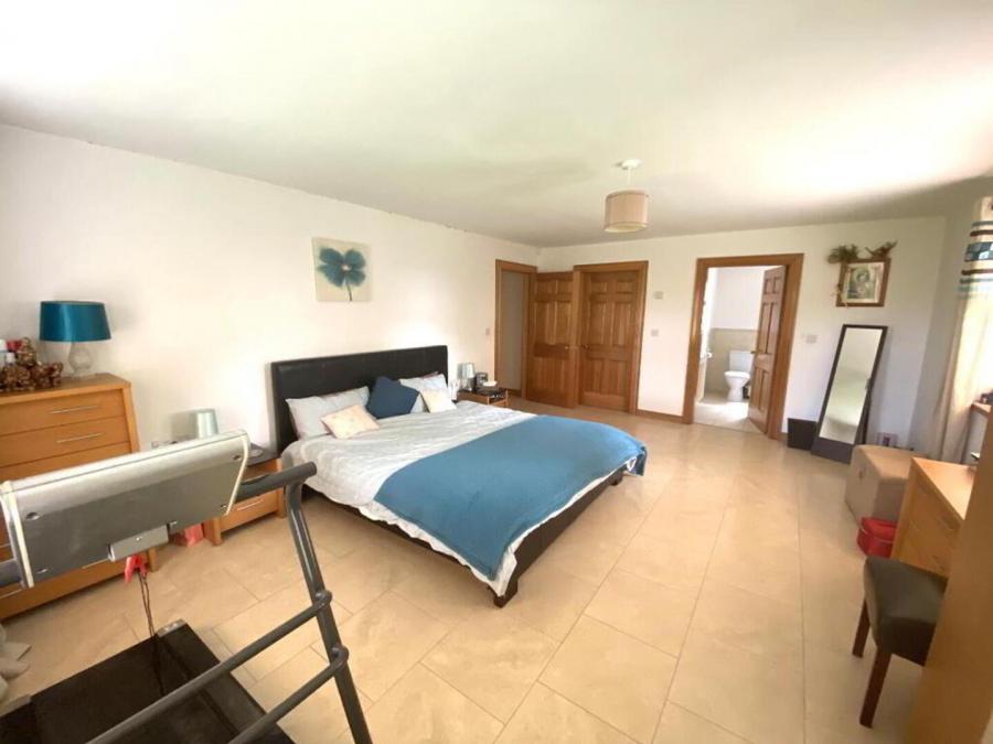 Pullyernan Hall, 37 Moneygal Road