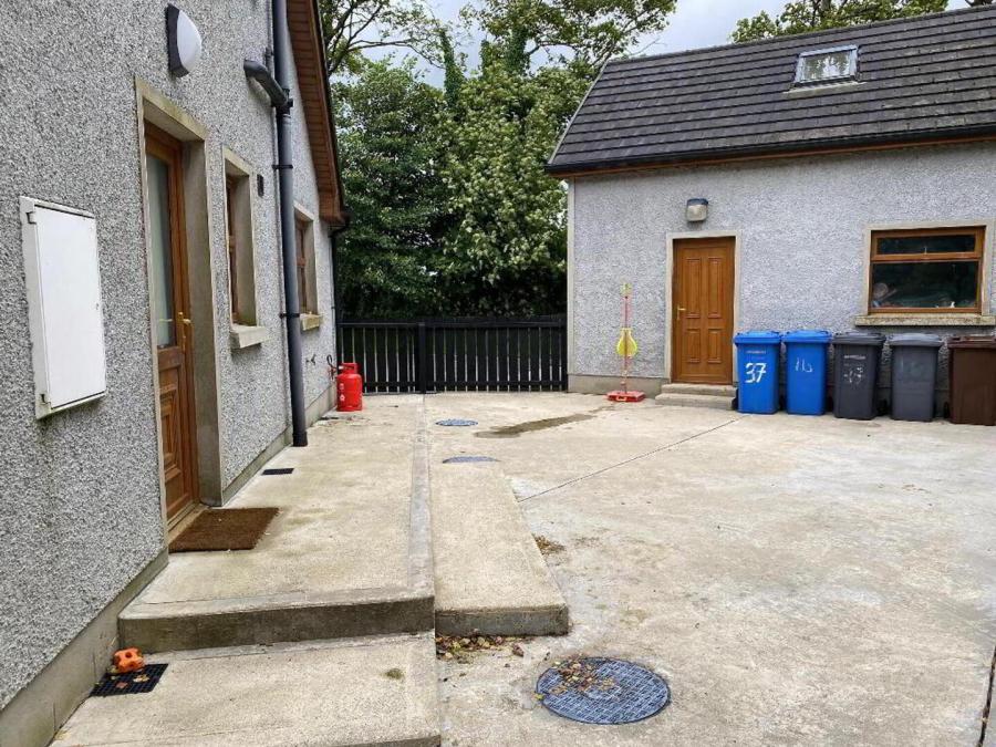 Pullyernan Hall, 37 Moneygal Road