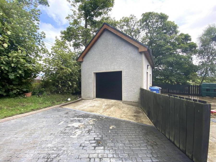 Pullyernan Hall, 37 Moneygal Road