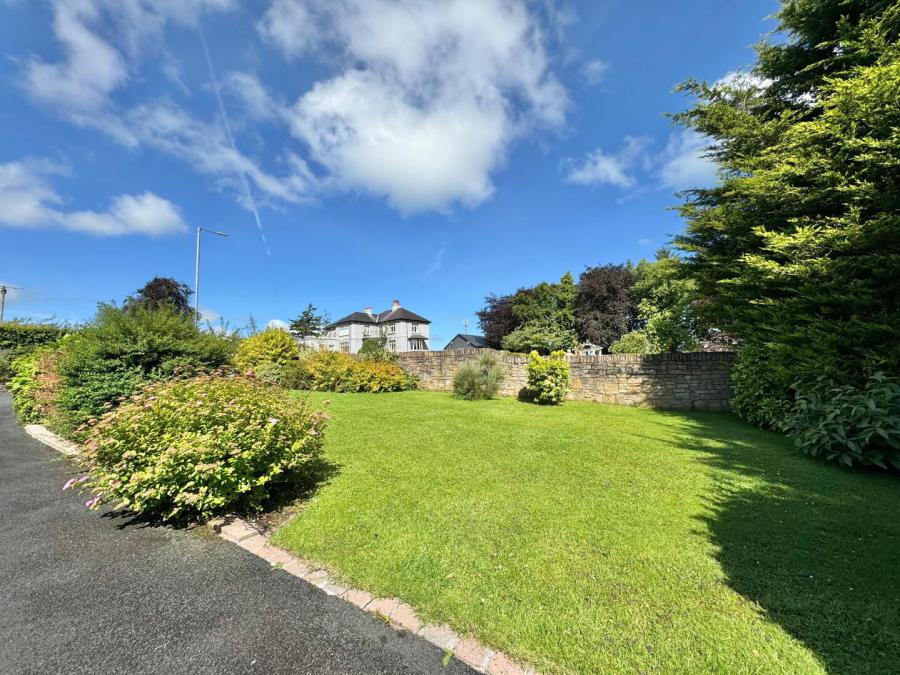 13 Carnalea Road