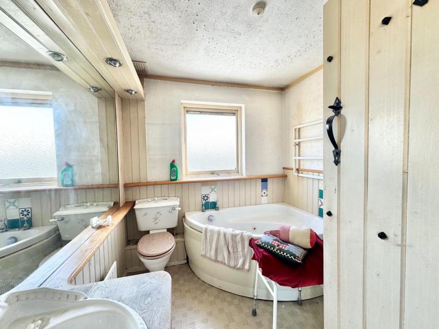21 Castleview Crescent
