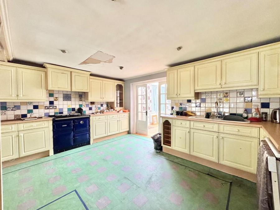21 Castleview Crescent