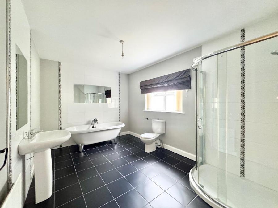 2 Barony Heights