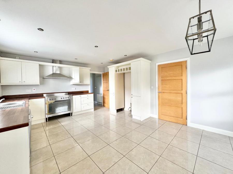 2 Barony Heights