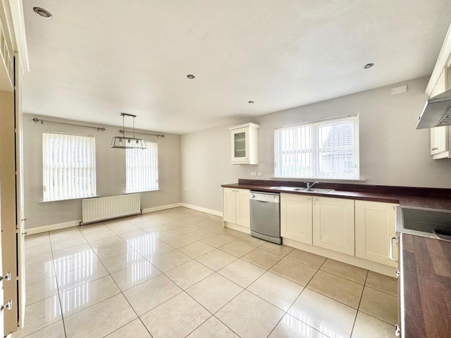 2 Barony Heights