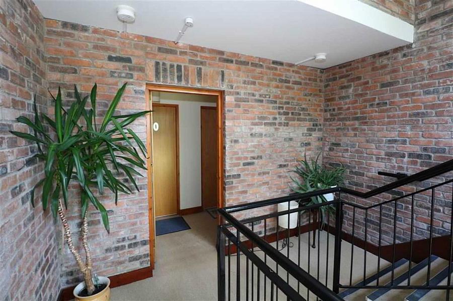 Apt 9 Antrim Road