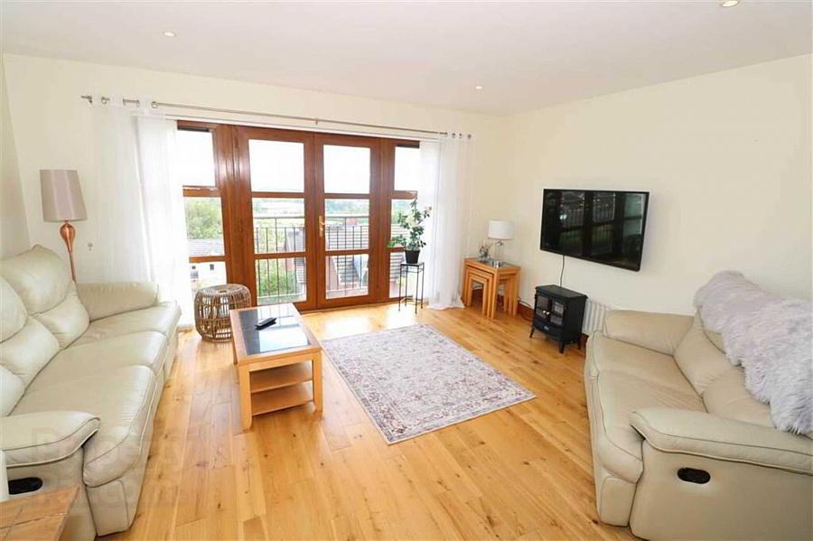 Apt 9 Antrim Road