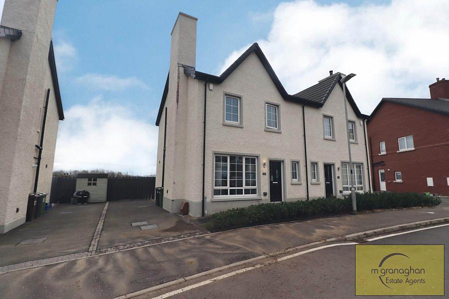 25 Fairfields Manor, lisburn, BT28 3WA