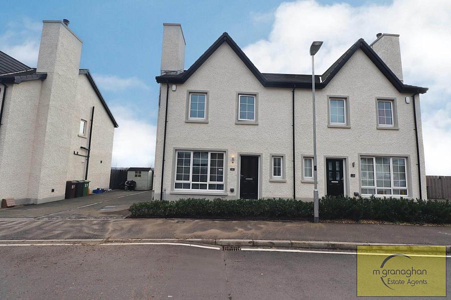 25 Fairfields Manor