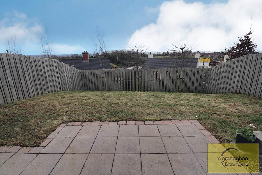 25 Fairfields Manor