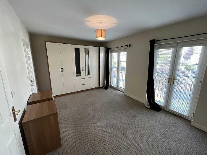 18 Mount Eagles Way