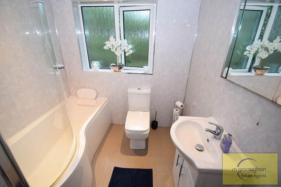 15 Hollybrook Road 15 Hollybrook Road