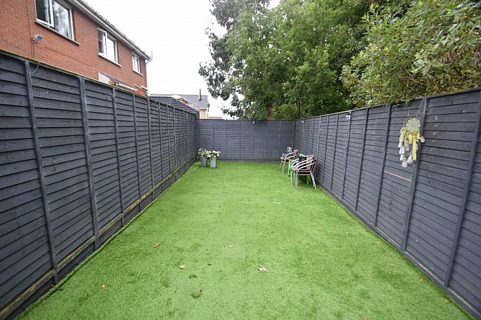 15 Hollybrook Road