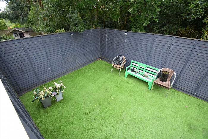 15 Hollybrook Road