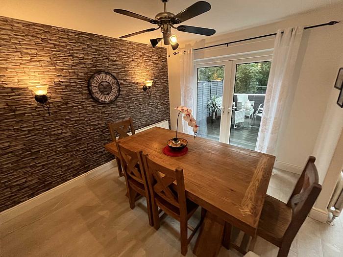 15 Hollybrook Road