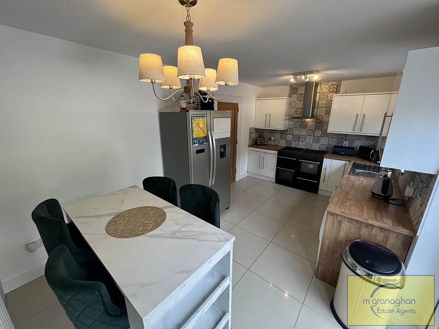 40 Mount Eagles Avenue 40 Mount Eagles Avenue